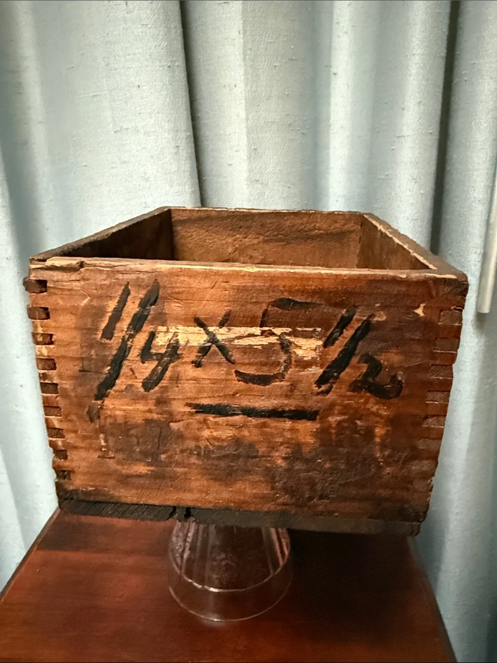 Rare Small Vintage Wooden Dovetailed Box for Horolectric Time Motor for a Clock